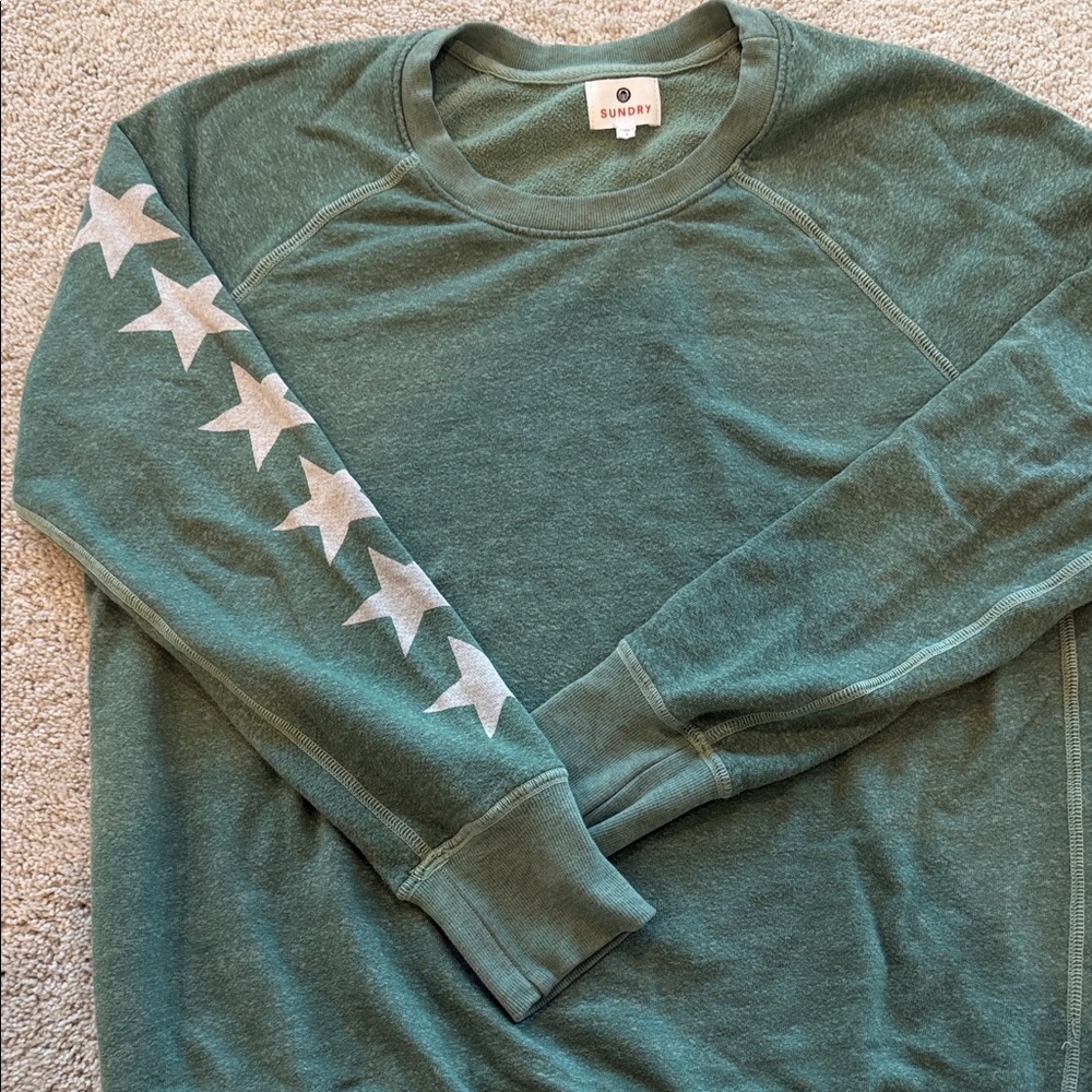 Sundry green  Pullover with White Star Accents